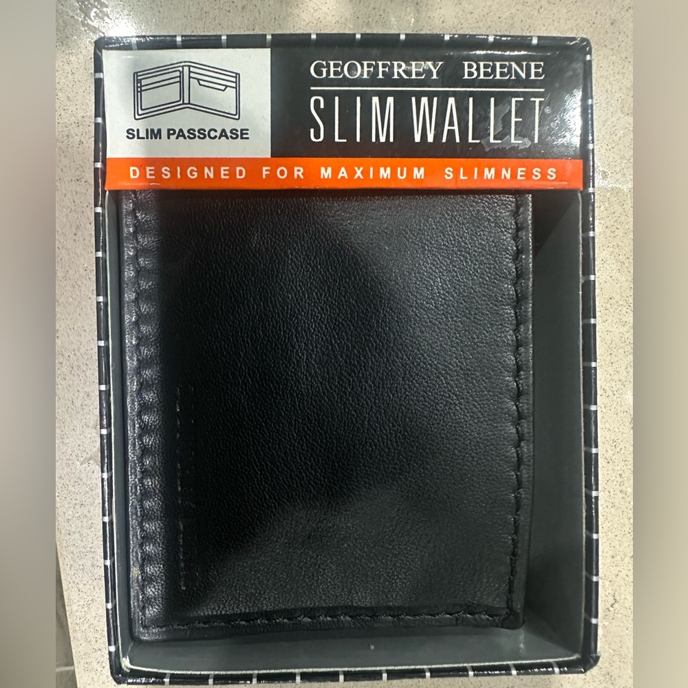 Geoffrey Beene Black Key & Card Holder Minimalist Design